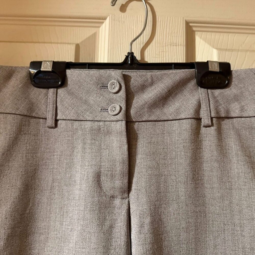 Vintage Grey Cuffed Capri Pants Size 1/2 - 5/$25 - Picture 4 of 5